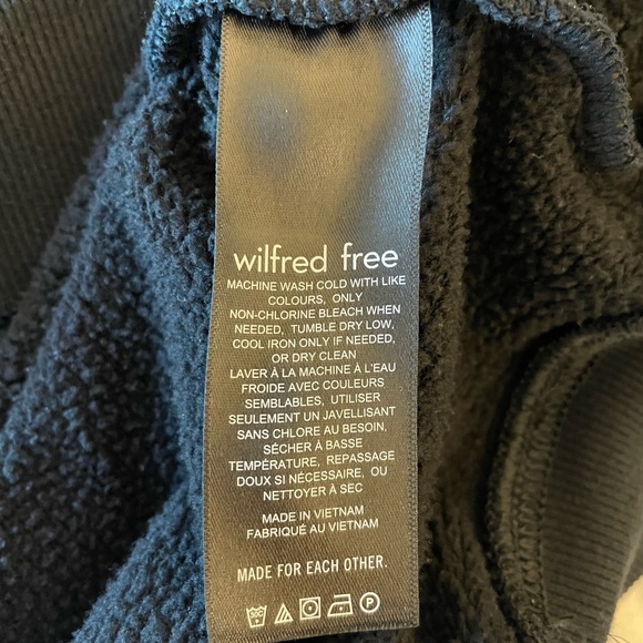 Wilfred Oversized Crew - Picture 9 of 9